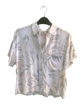 2/$30 Philosophy Cropped Button Down Shirt Tropical Print White Small Muted